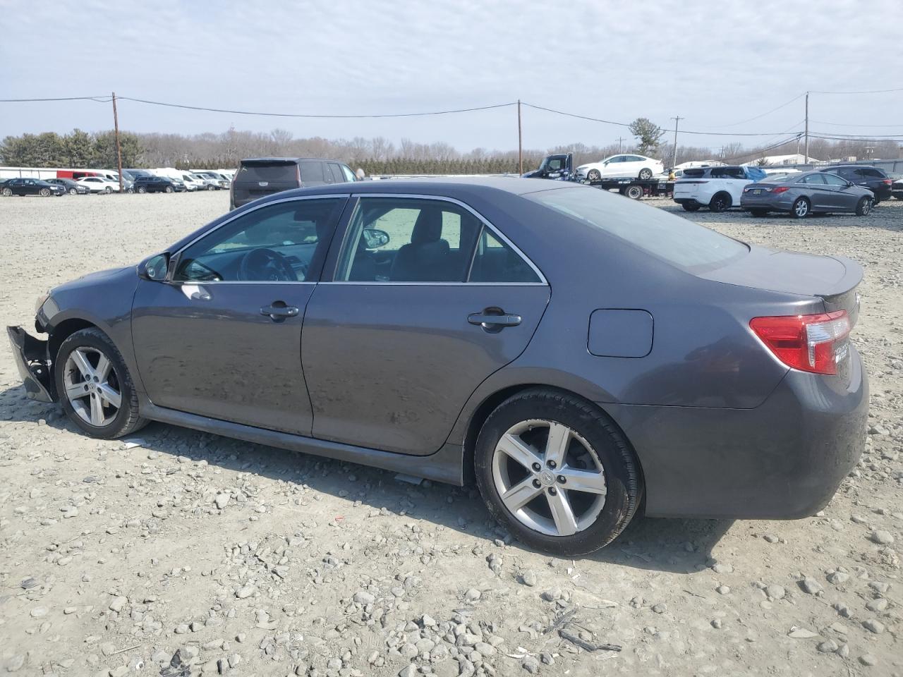 2013 TOYOTA CAMRY L - Фото 2