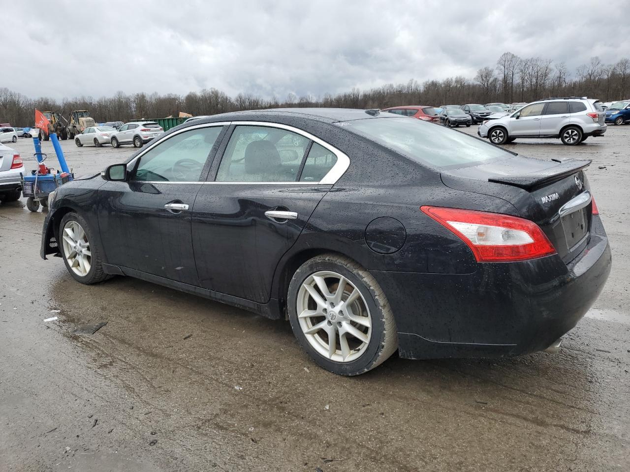 2011 NISSAN MAXIMA S - Image 2