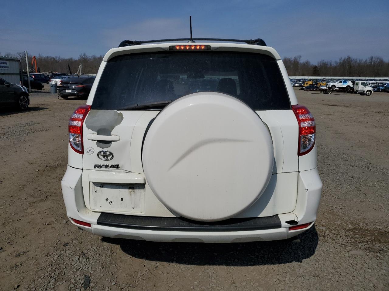 2011 TOYOTA RAV4 - Фото 6