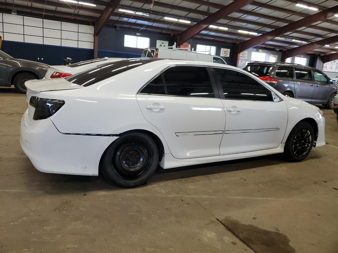 2014 TOYOTA CAMRY L - Фото 3