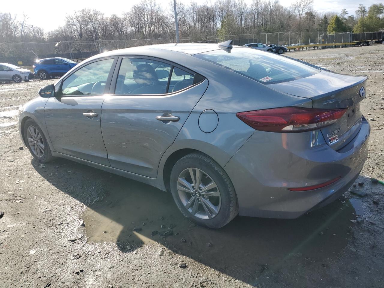 2018 HYUNDAI ELANTRA SE - Фото 2