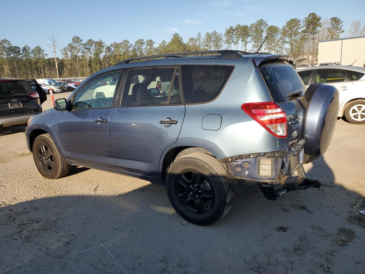 2011 TOYOTA RAV4 - Фото 2