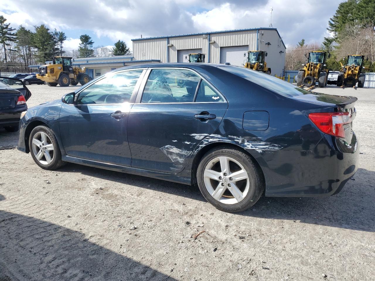 2013 TOYOTA CAMRY L - Фото 2
