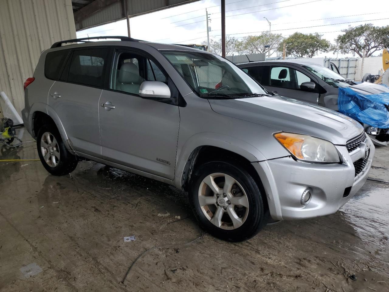 2011 TOYOTA RAV4 LIMIT - Image 4