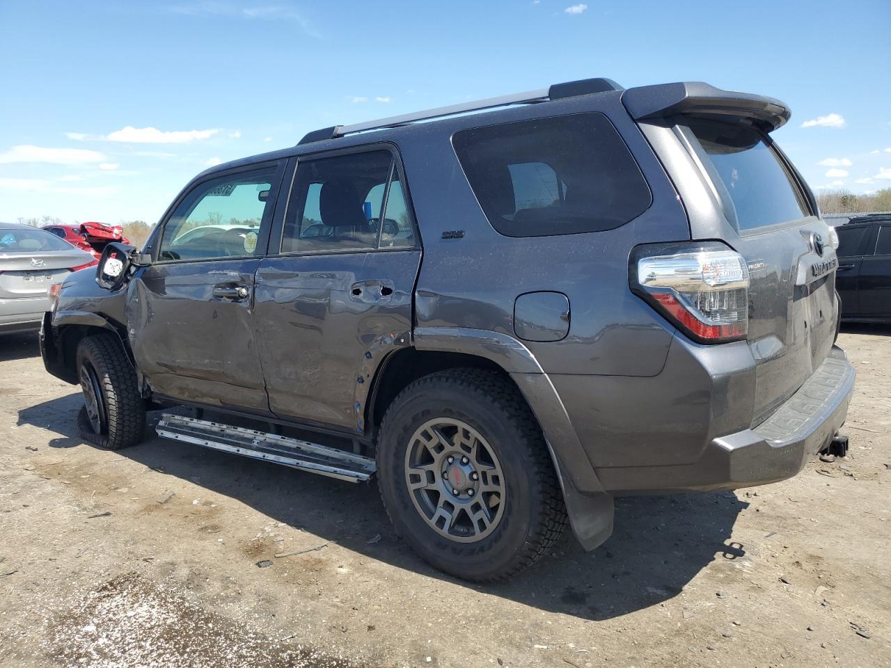 2020 TOYOTA 4RUNNER SR - Фото 2