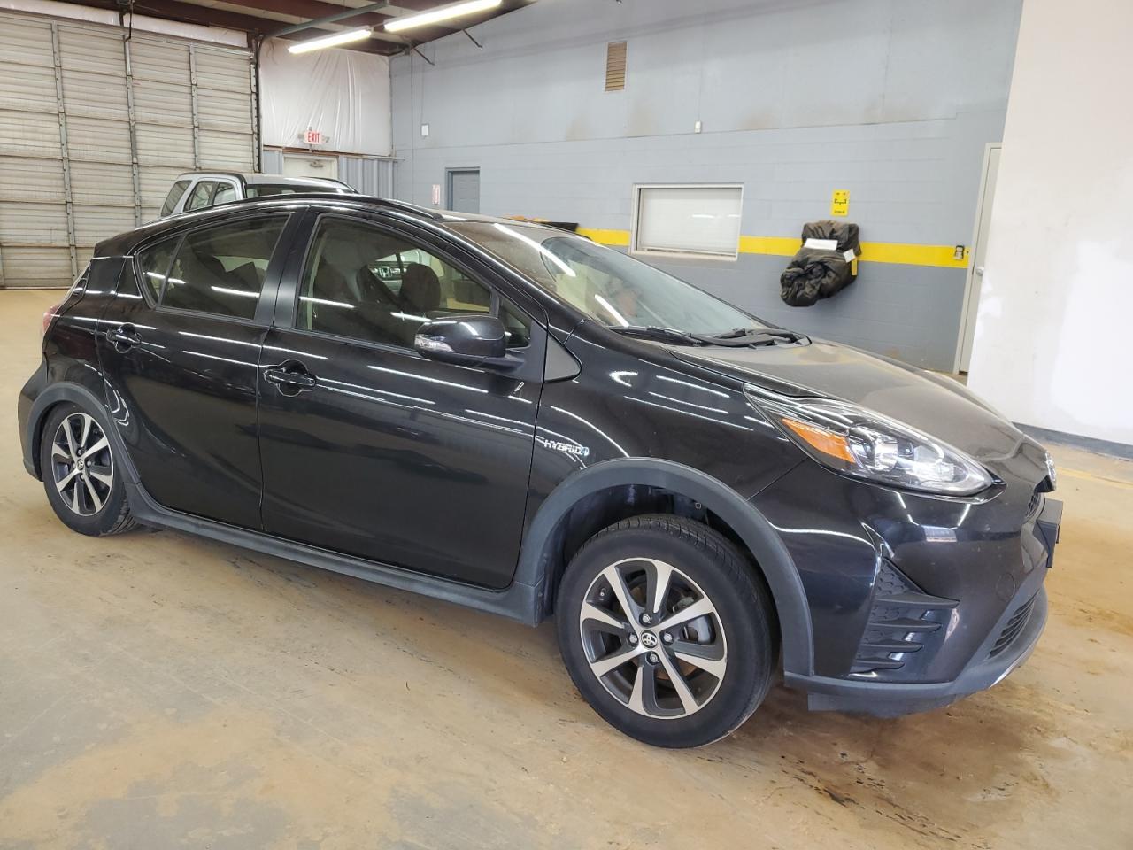 2018 TOYOTA PRIUS C - Image 4