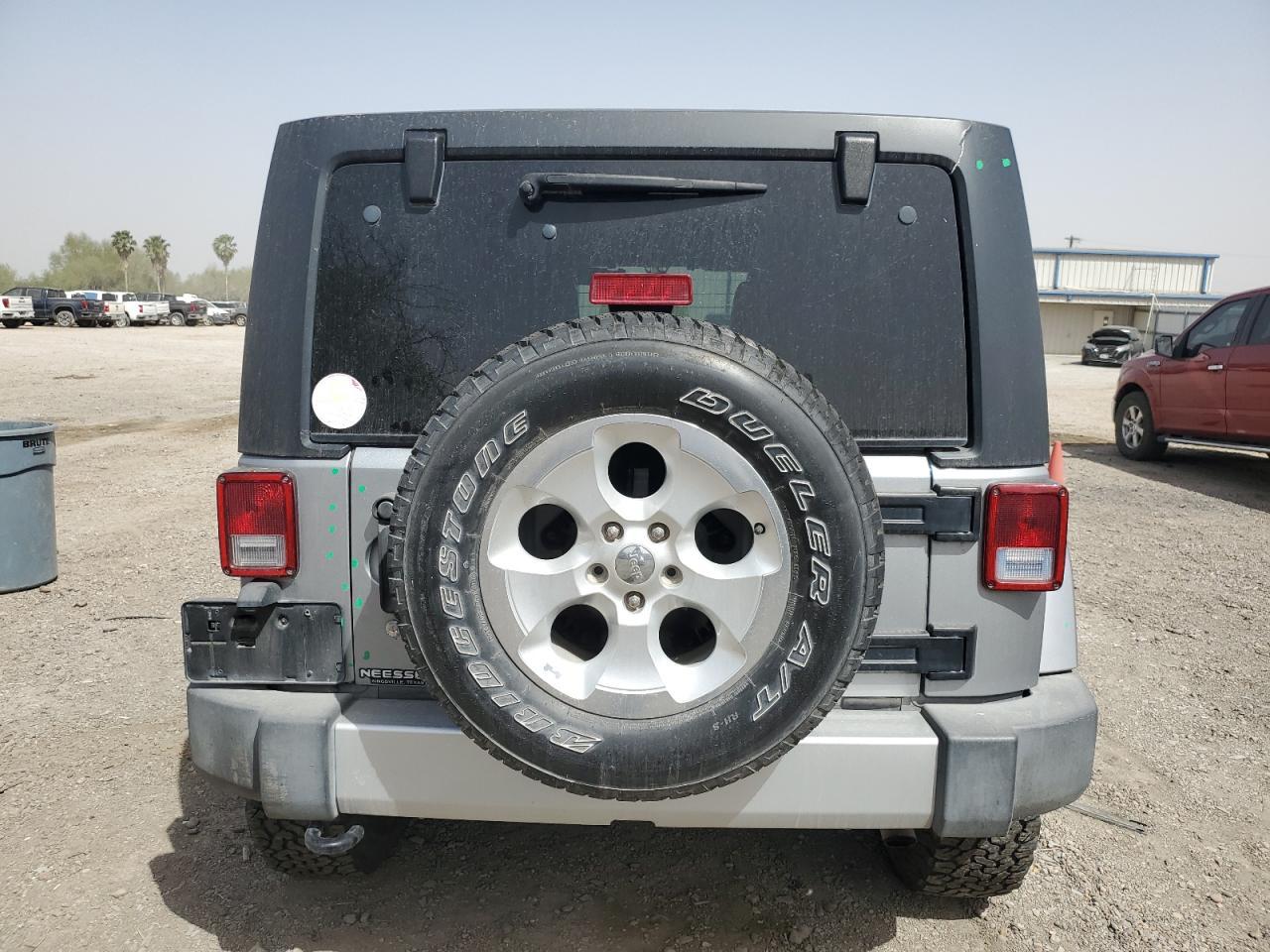 2015 JEEP WRANGLER U - Image 6