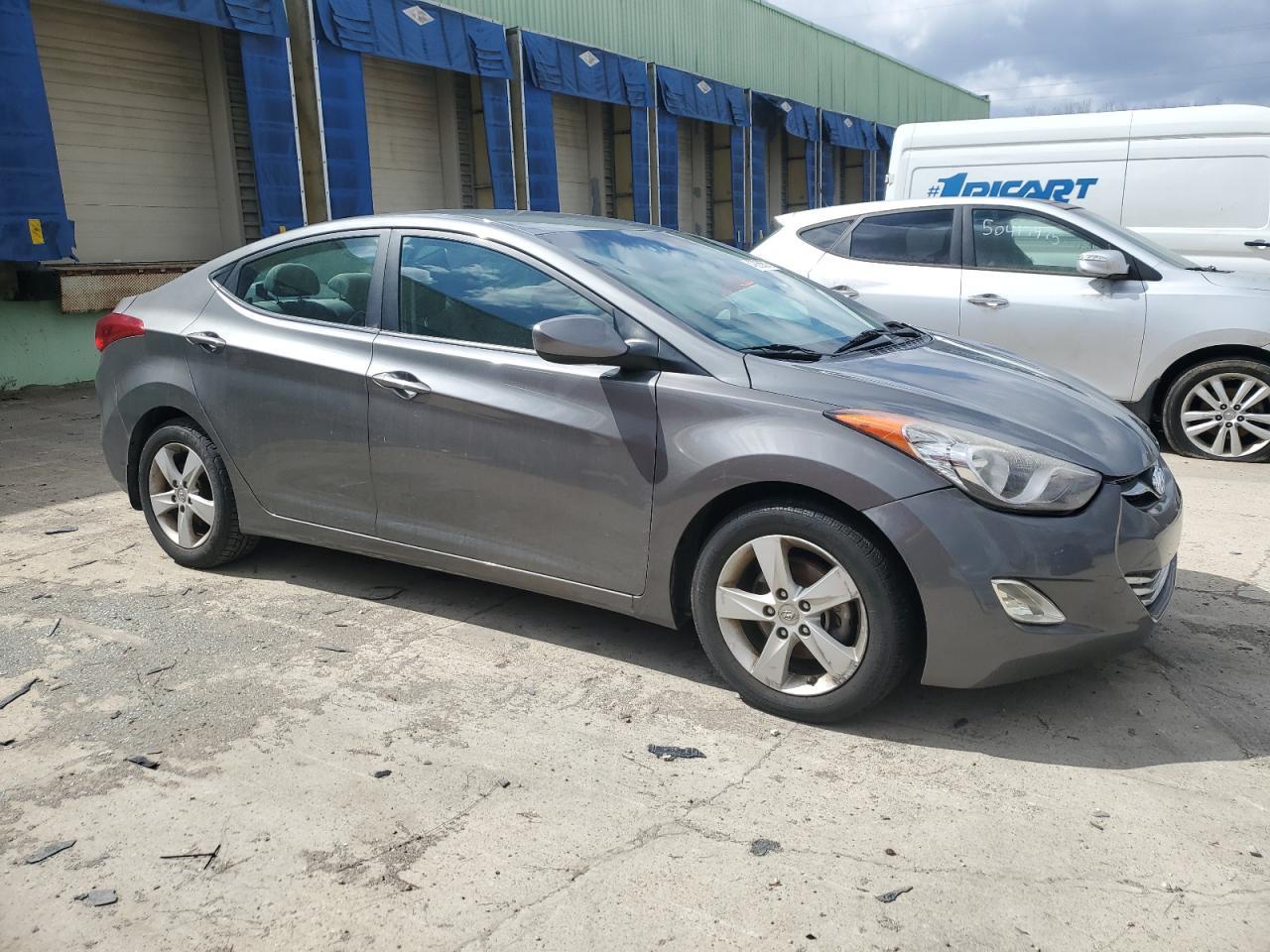 2013 HYUNDAI ELANTRA GL - Image 4