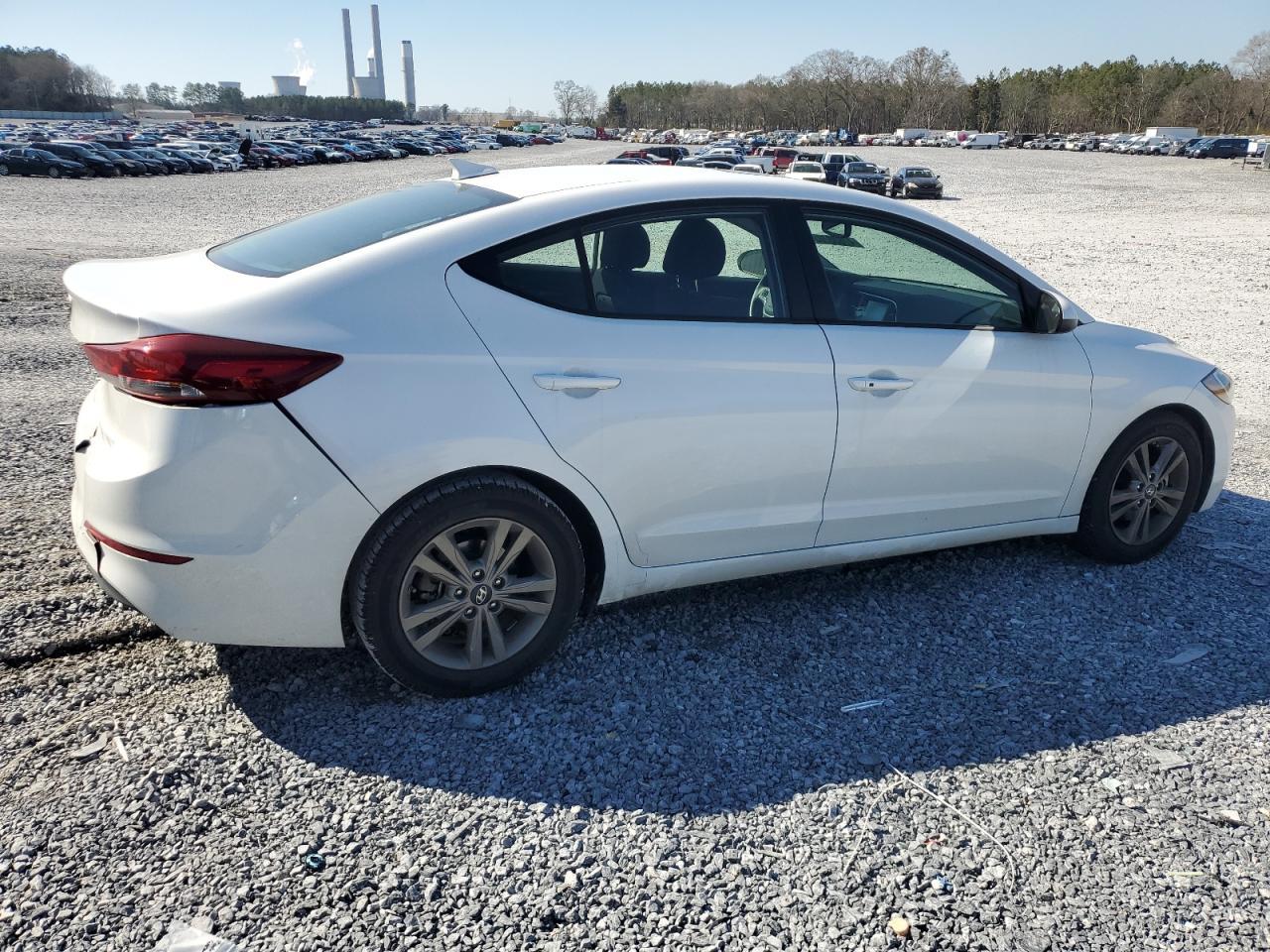 2018 HYUNDAI ELANTRA SE - Фото 3