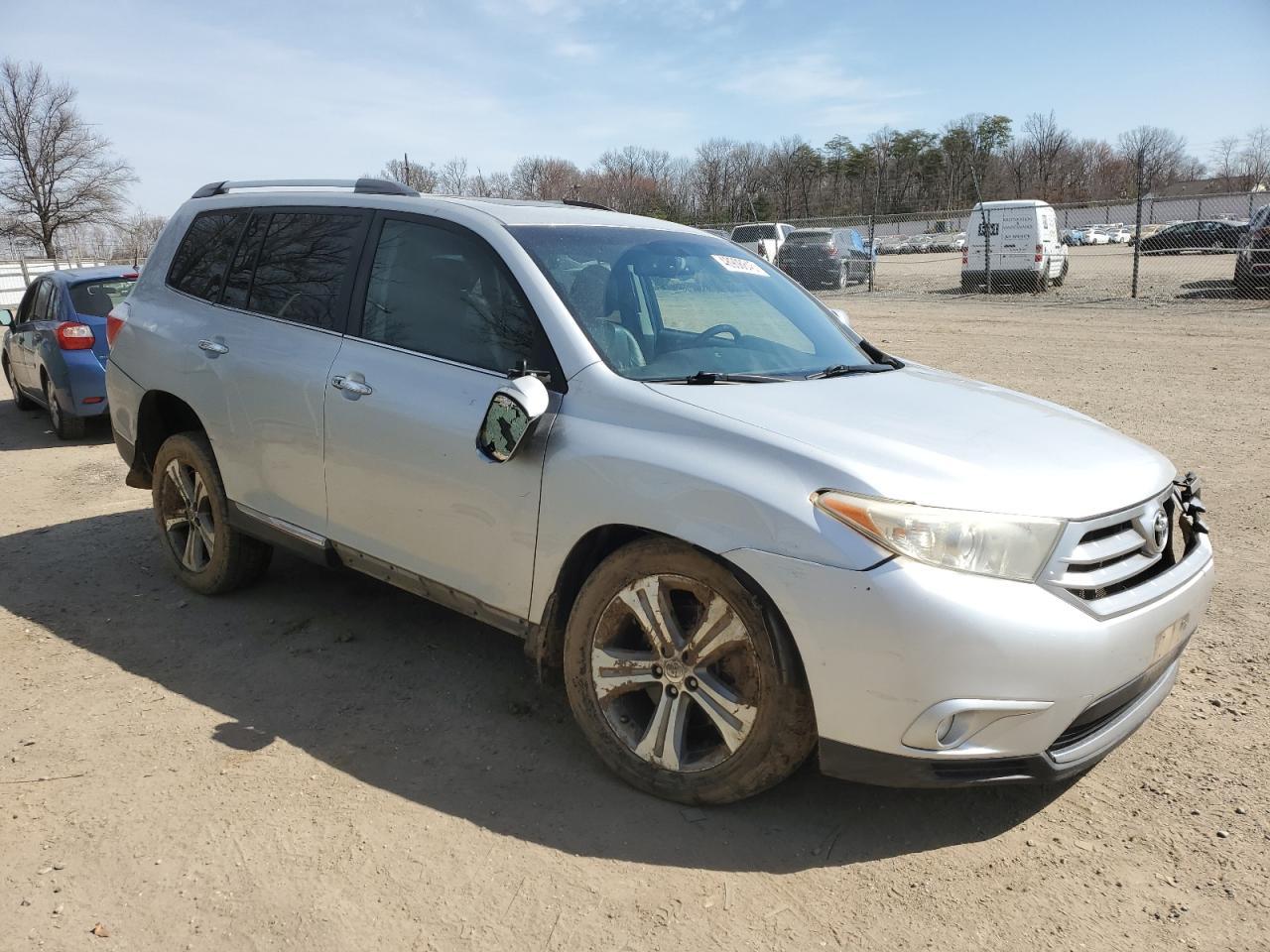 2011 TOYOTA HIGHLANDER - Фото 4