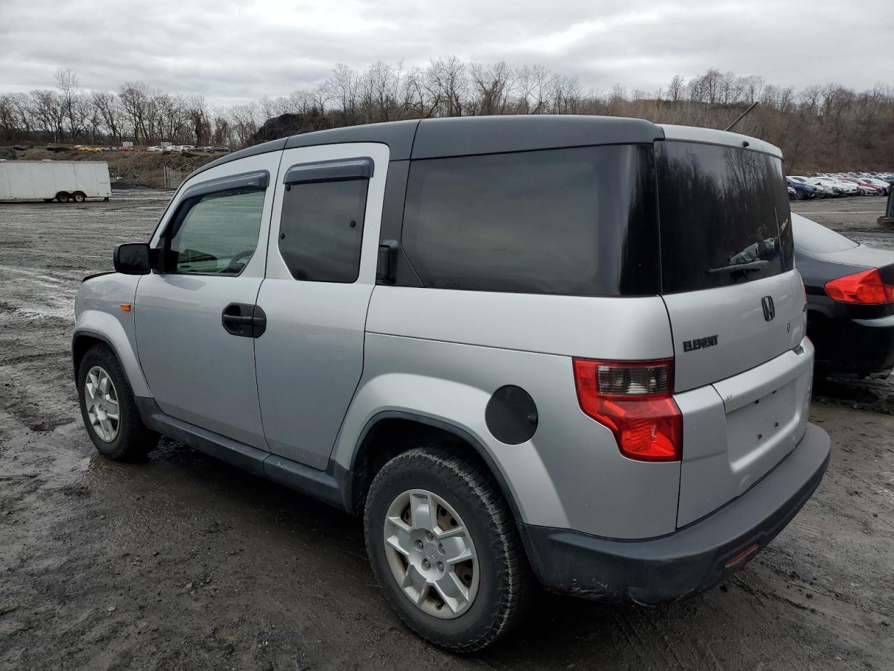 2011 HONDA ELEMENT LX - Image 2