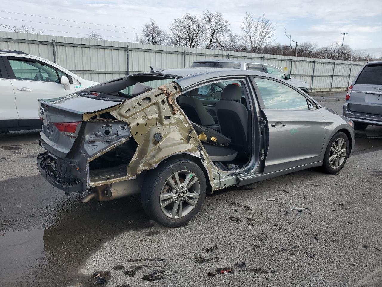 2018 HYUNDAI ELANTRA SE - Фото 3
