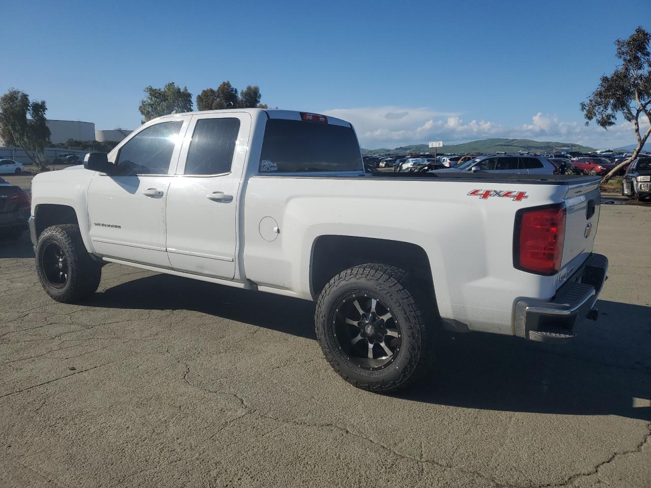 2017 CHEVROLET SILVERADO - Image 2
