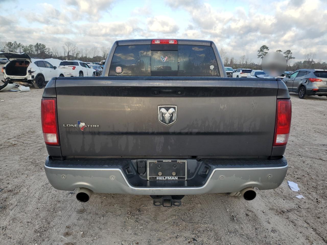2017 RAM 1500 SLT - Image 6