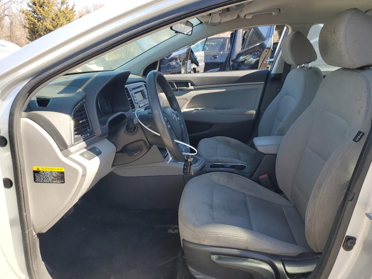 2017 HYUNDAI ELANTRA SE - Фото 7
