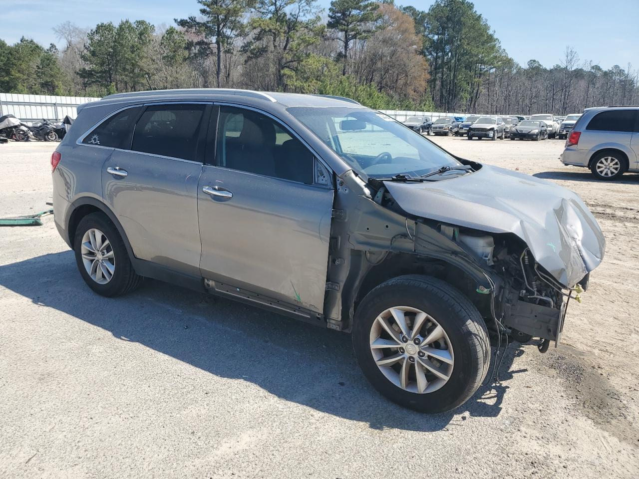 2017 KIA SORENTO LX - Фото 4