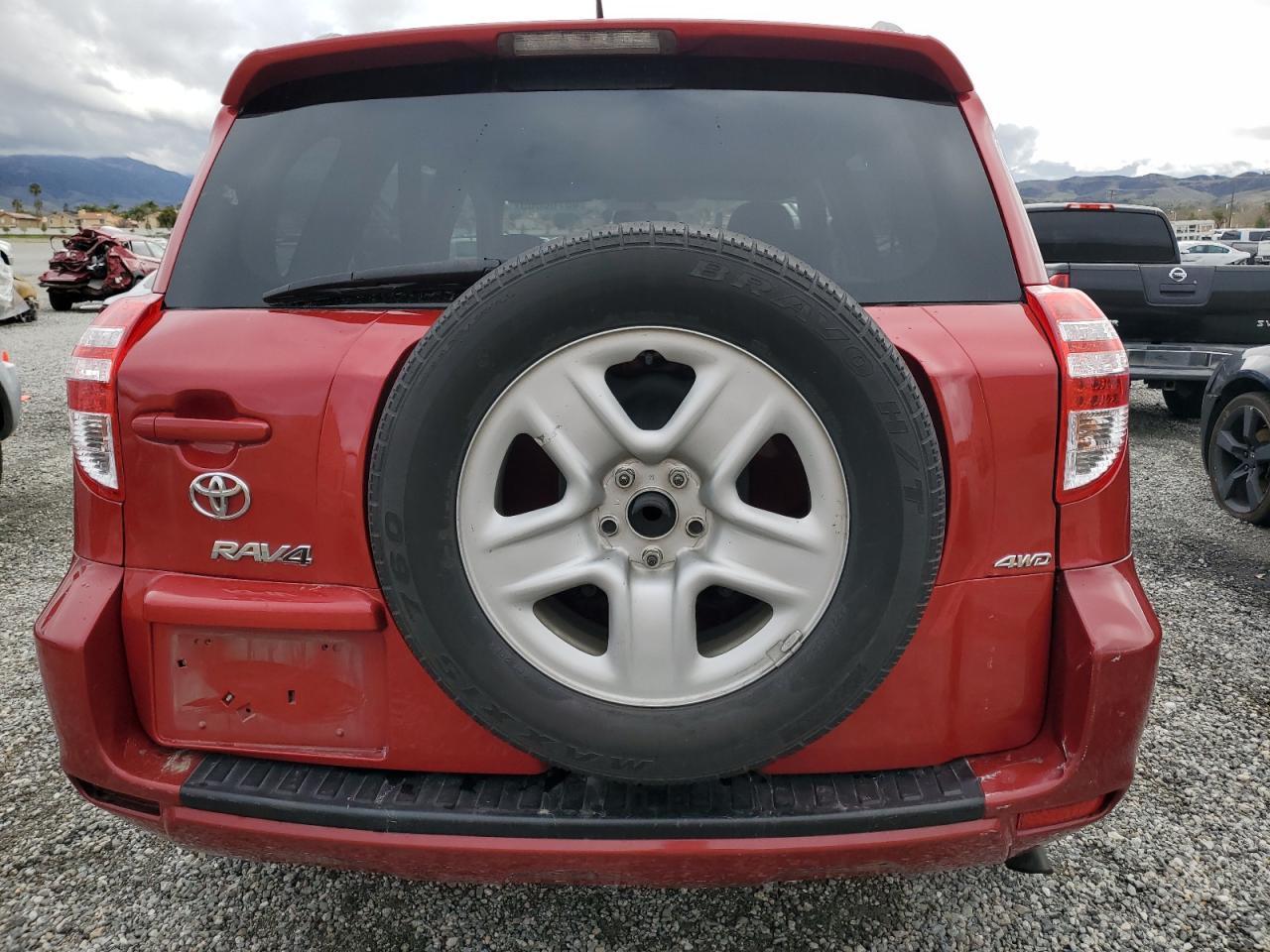 2011 TOYOTA RAV4 - Фото 6