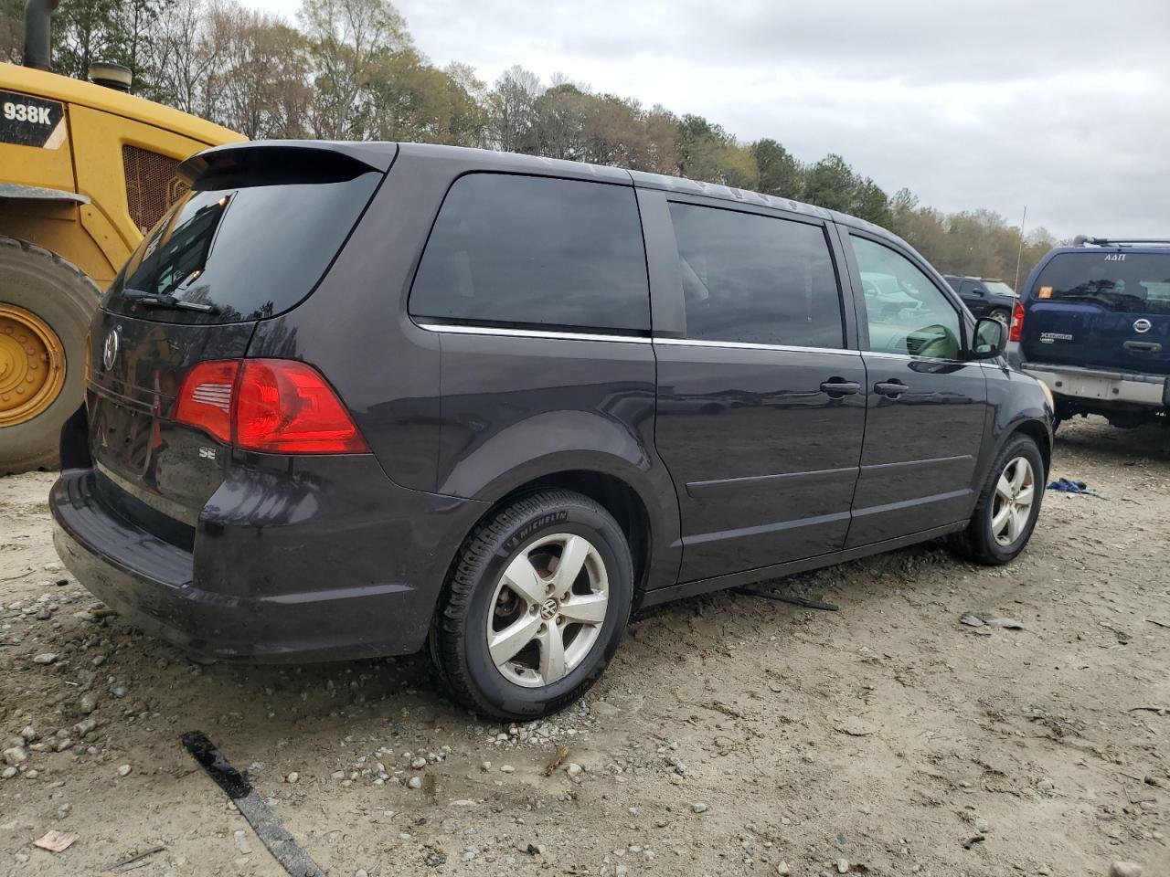 2010 VOLKSWAGEN ROUTAN SE - Фото 3