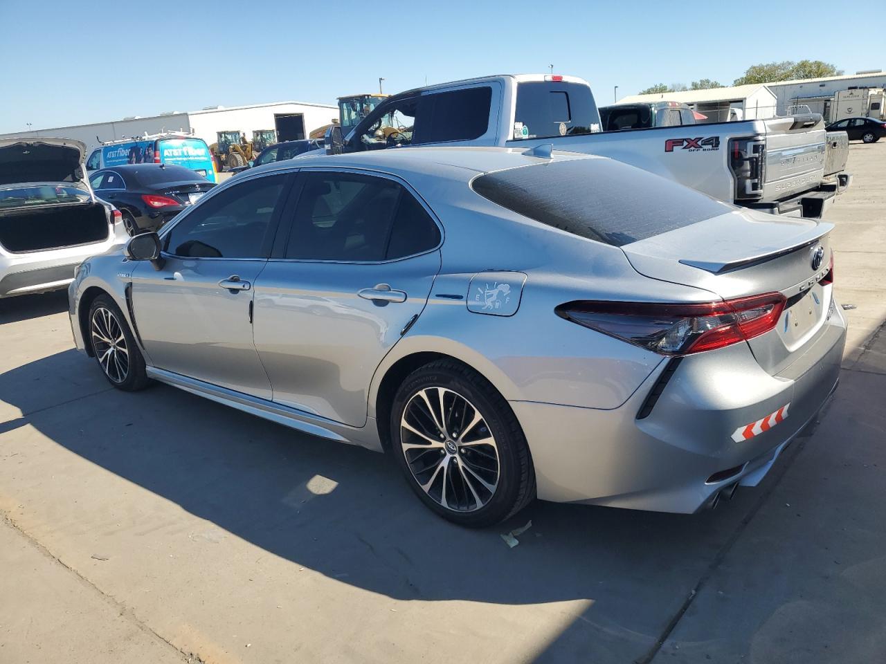 2021 TOYOTA CAMRY SE - Image 2