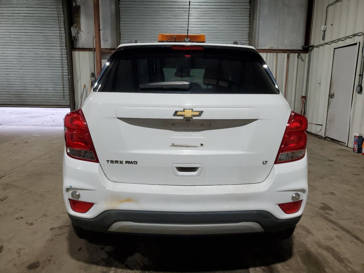 2018 CHEVROLET TRAX 1LT - Image 6