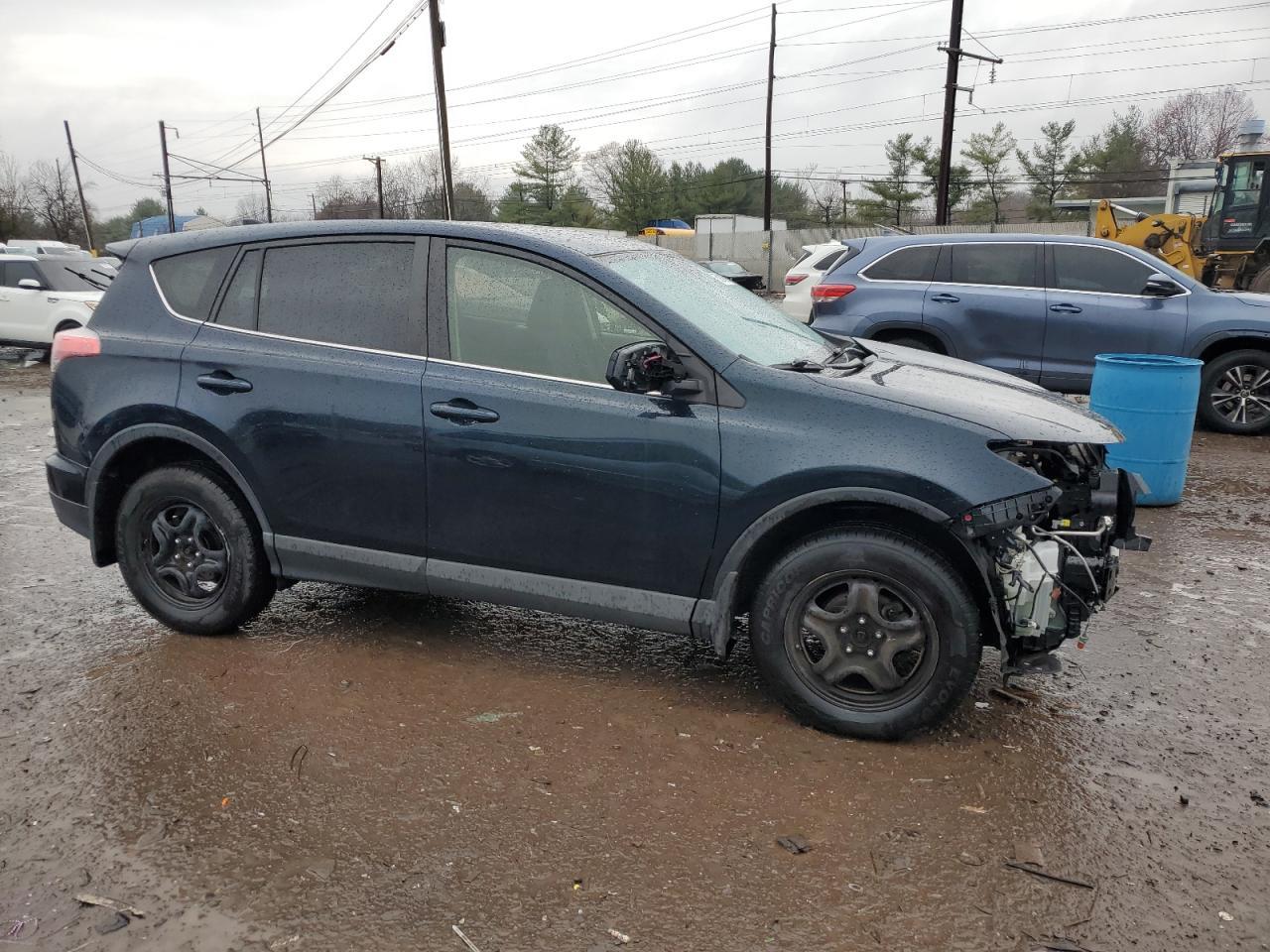 2018 TOYOTA RAV4 LE - Фото 4