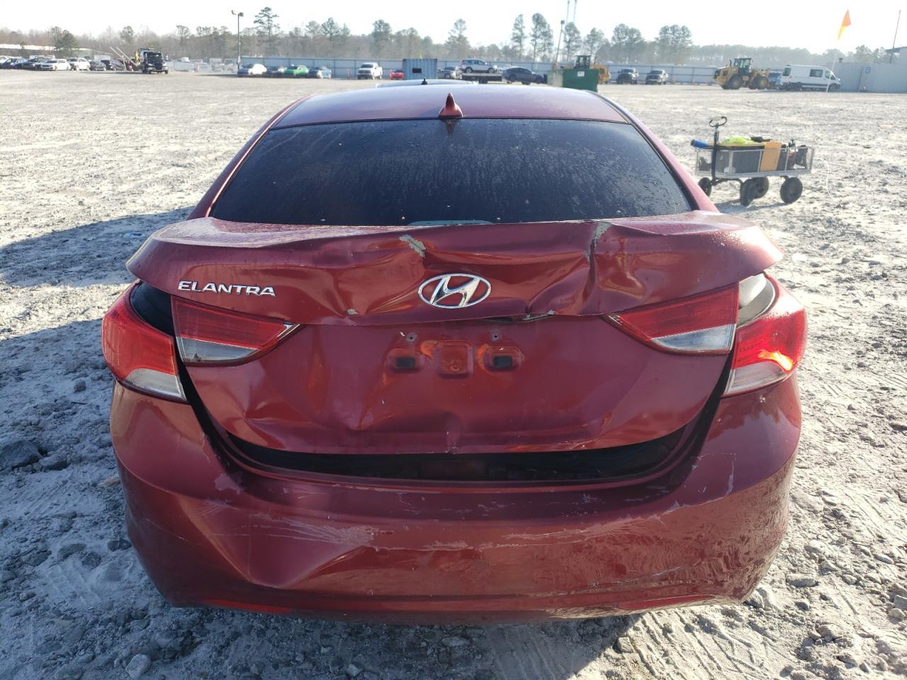 2013 HYUNDAI ELANTRA GL - Image 6
