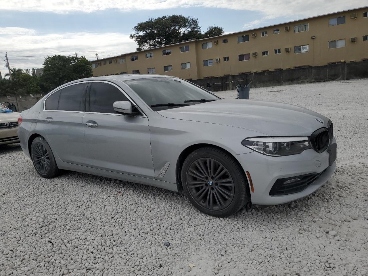 2018 BMW 530 XI - Фото 4