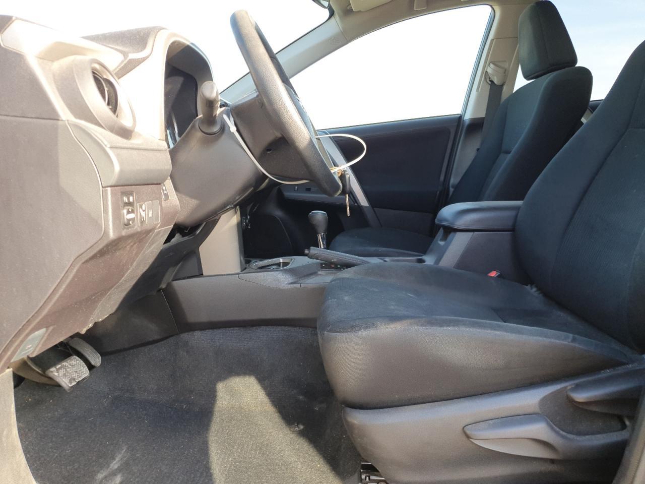 2017 TOYOTA RAV4 LE - Фото 7