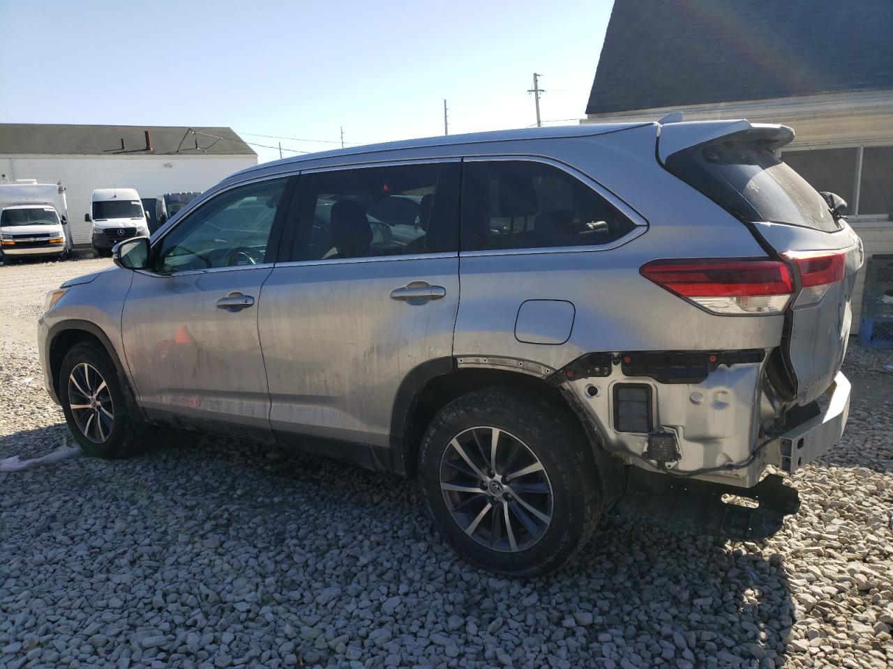 2019 TOYOTA HIGHLANDER - Image 2
