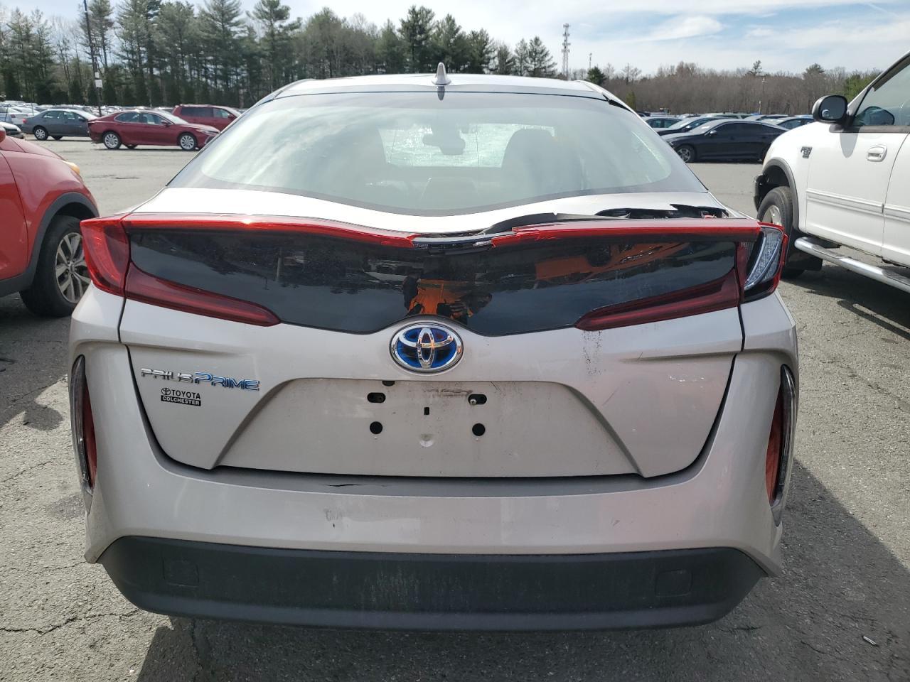 2018 TOYOTA PRIUS PRIM - Image 6