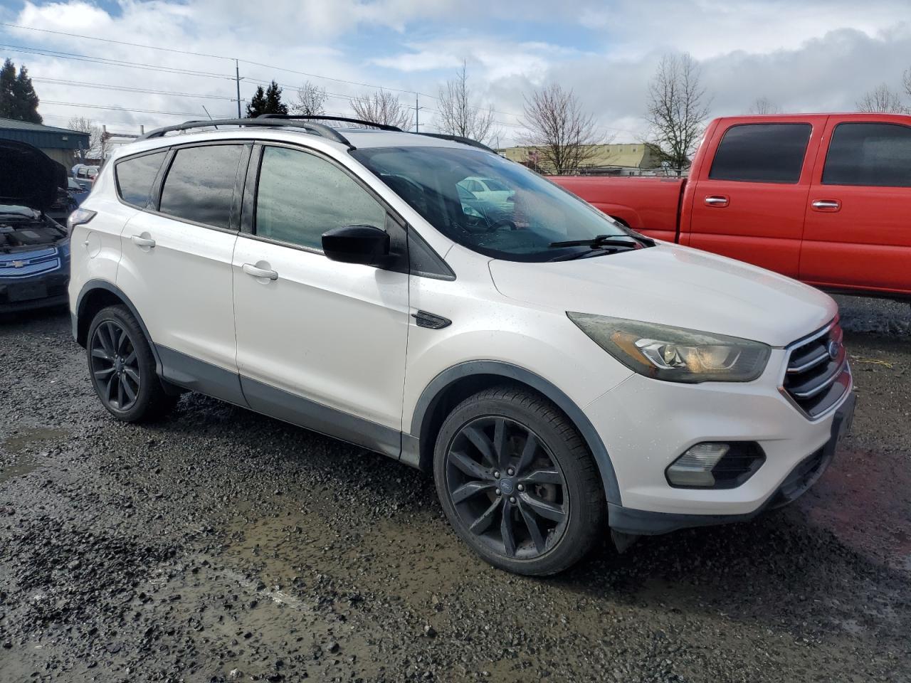 2017 FORD ESCAPE SE - Image 4