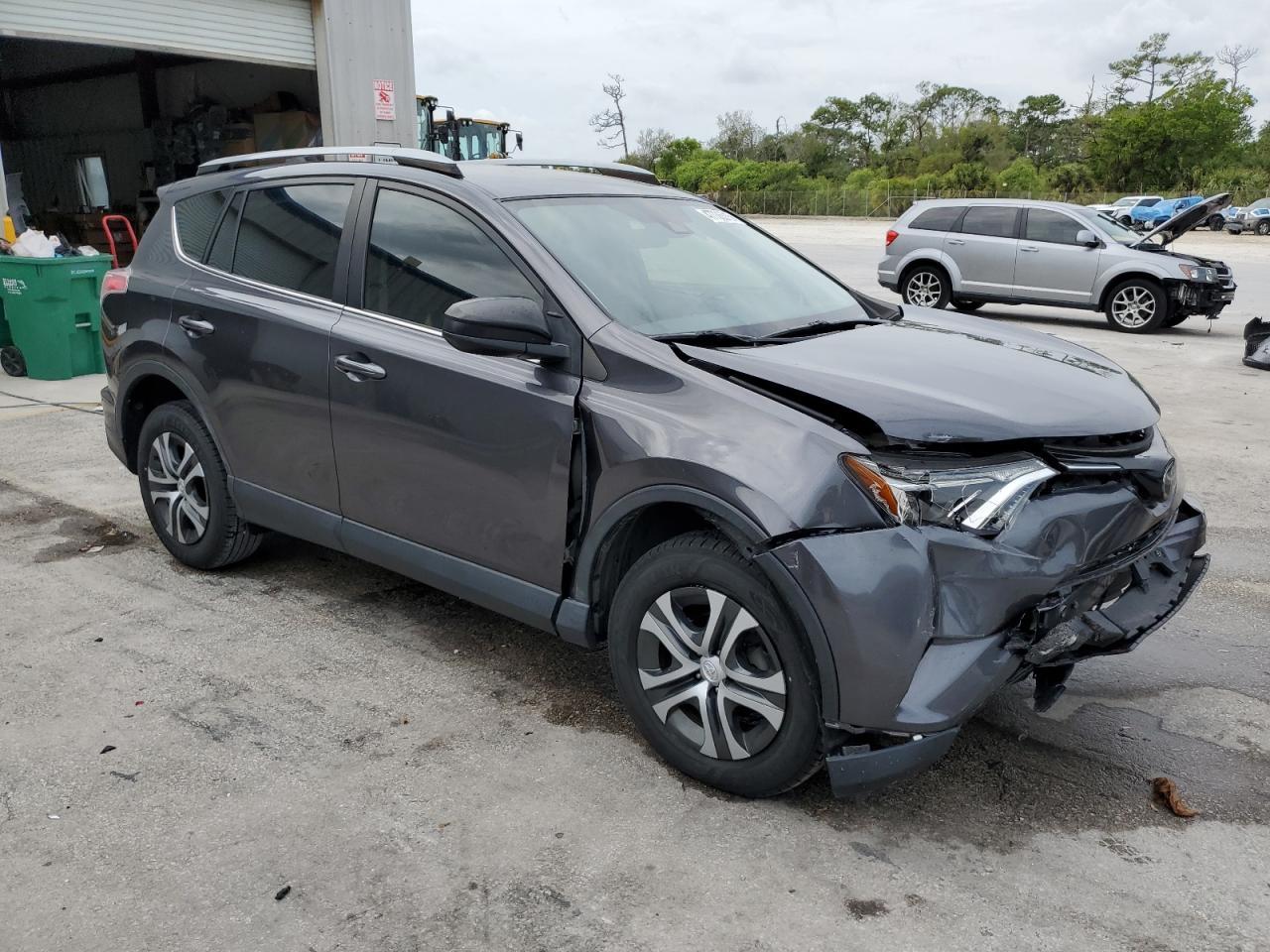 2018 TOYOTA RAV4 LE - Image 4