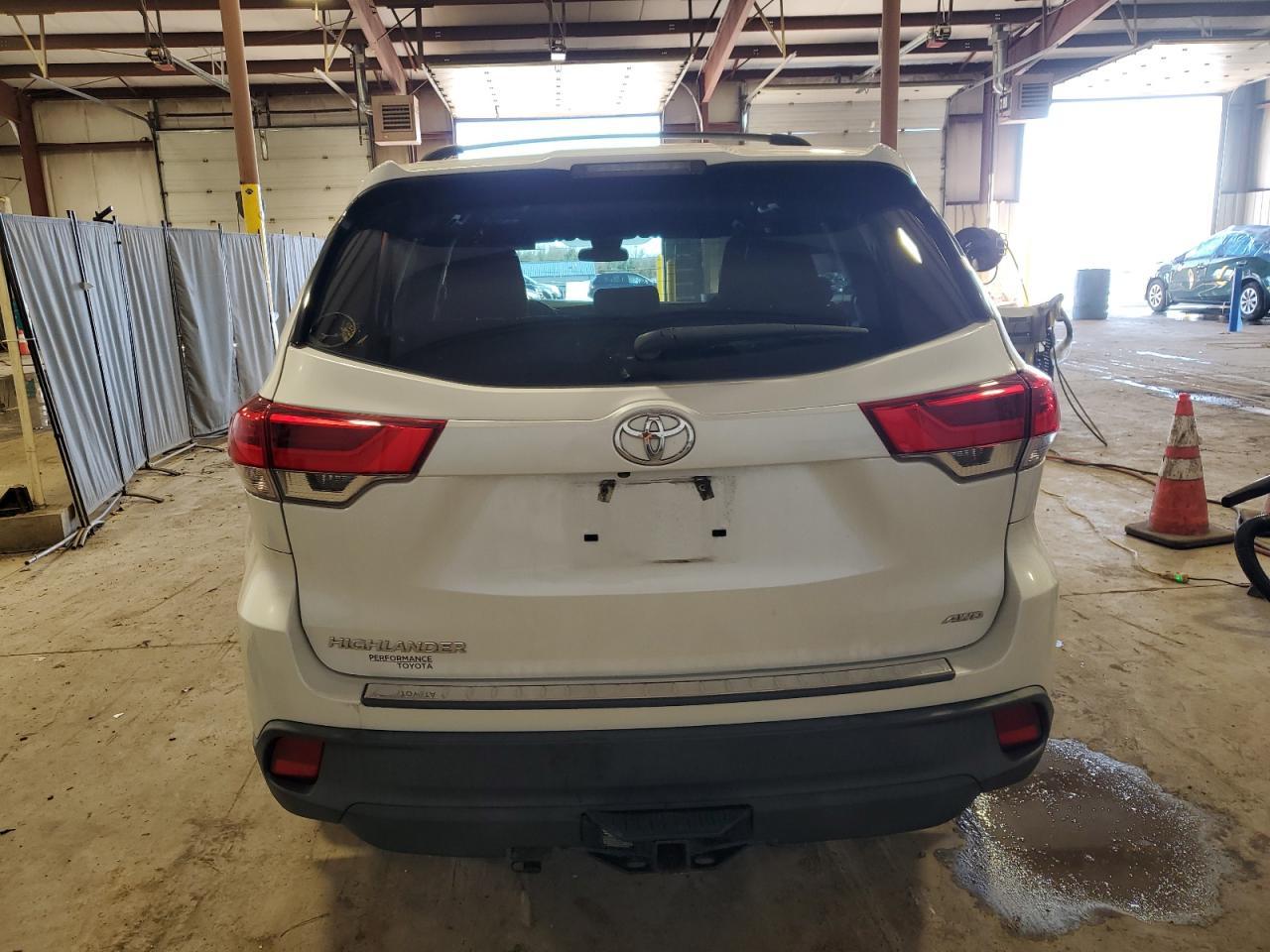 2018 TOYOTA HIGHLANDER - Image 6