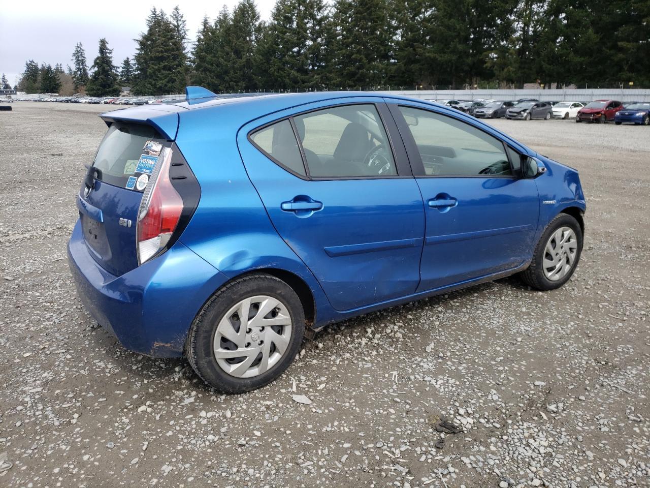 2015 TOYOTA PRIUS C - Image 3