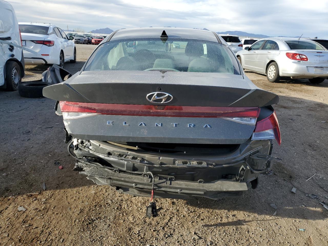 2023 HYUNDAI ELANTRA SE - Image 6