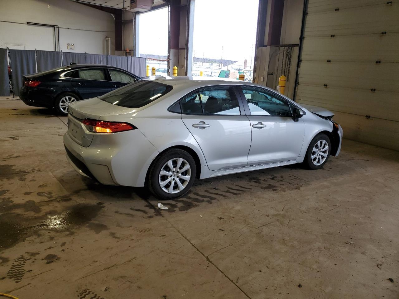 2020 TOYOTA COROLLA LE - Фото 3