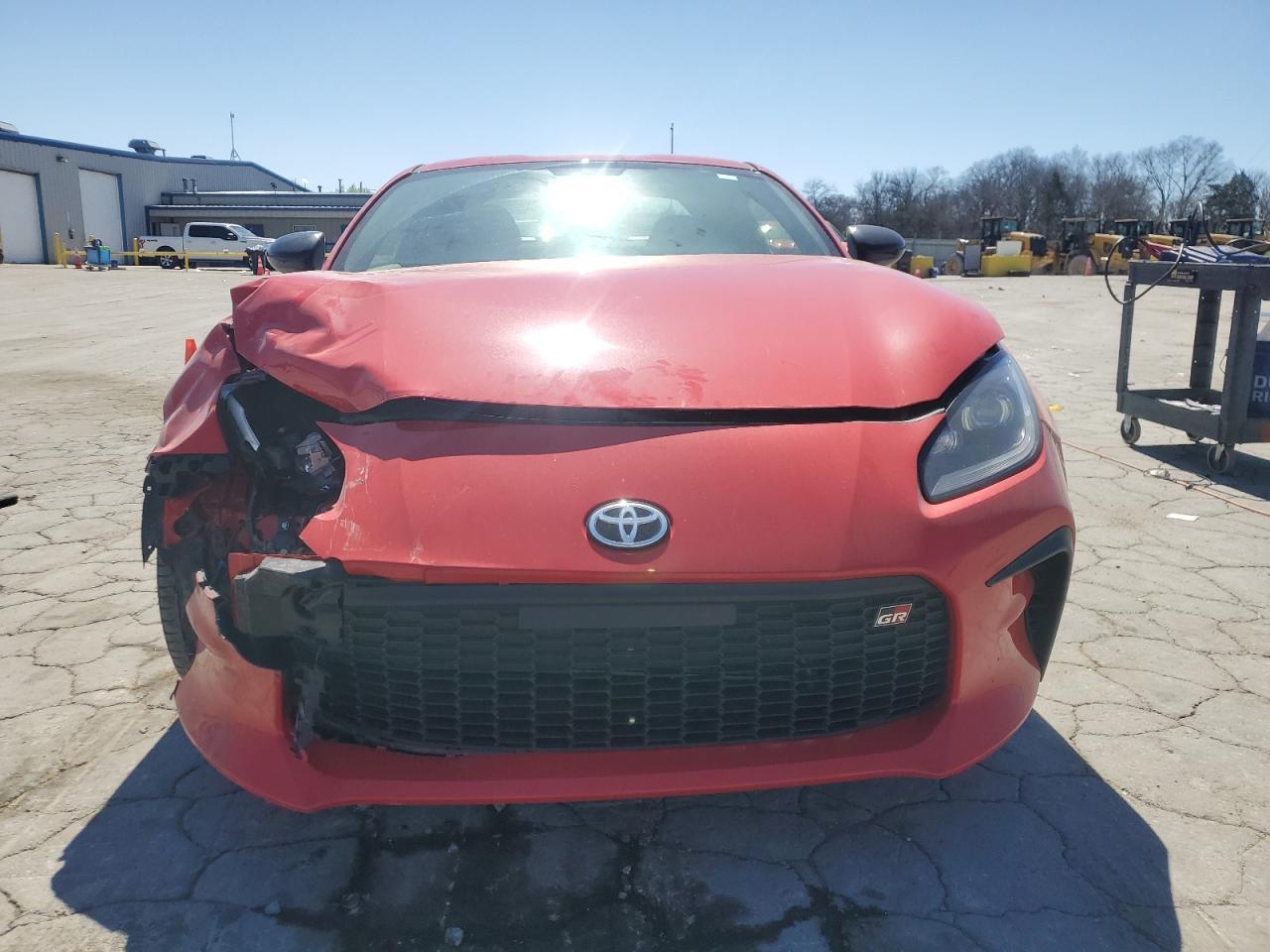 2023 TOYOTA GR 86 - Image 5