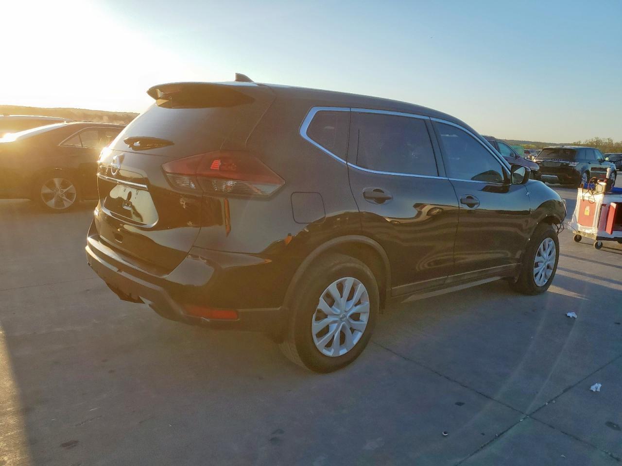 2018 NISSAN ROGUE S - Фото 3