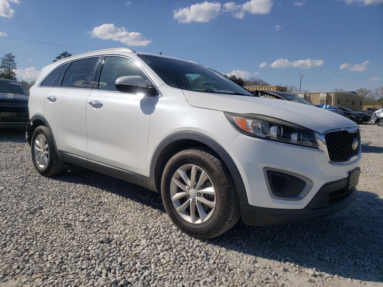 2016 KIA SORENTO LX - Image 4