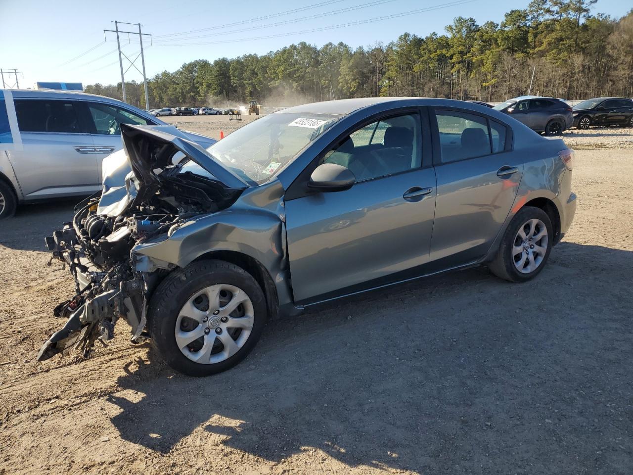 2013 MAZDA 3 I