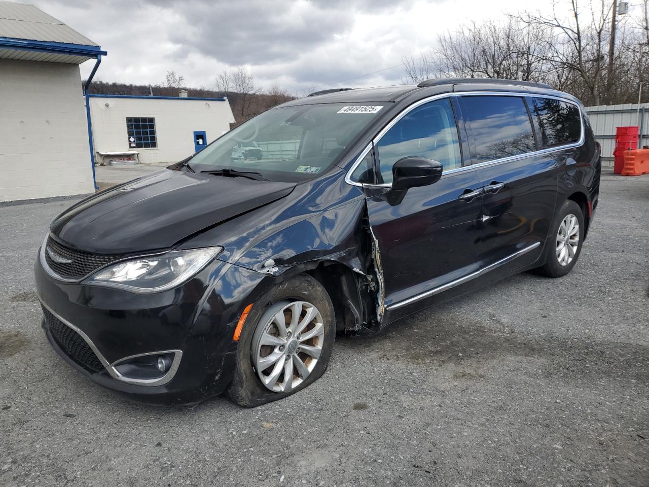 2017 CHRYSLER PACIFICA T