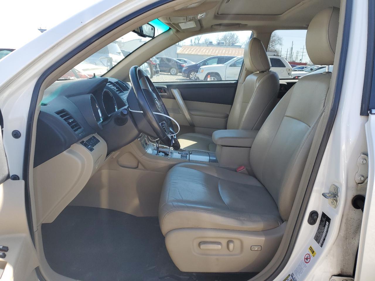 2012 TOYOTA HIGHLANDER - Image 7