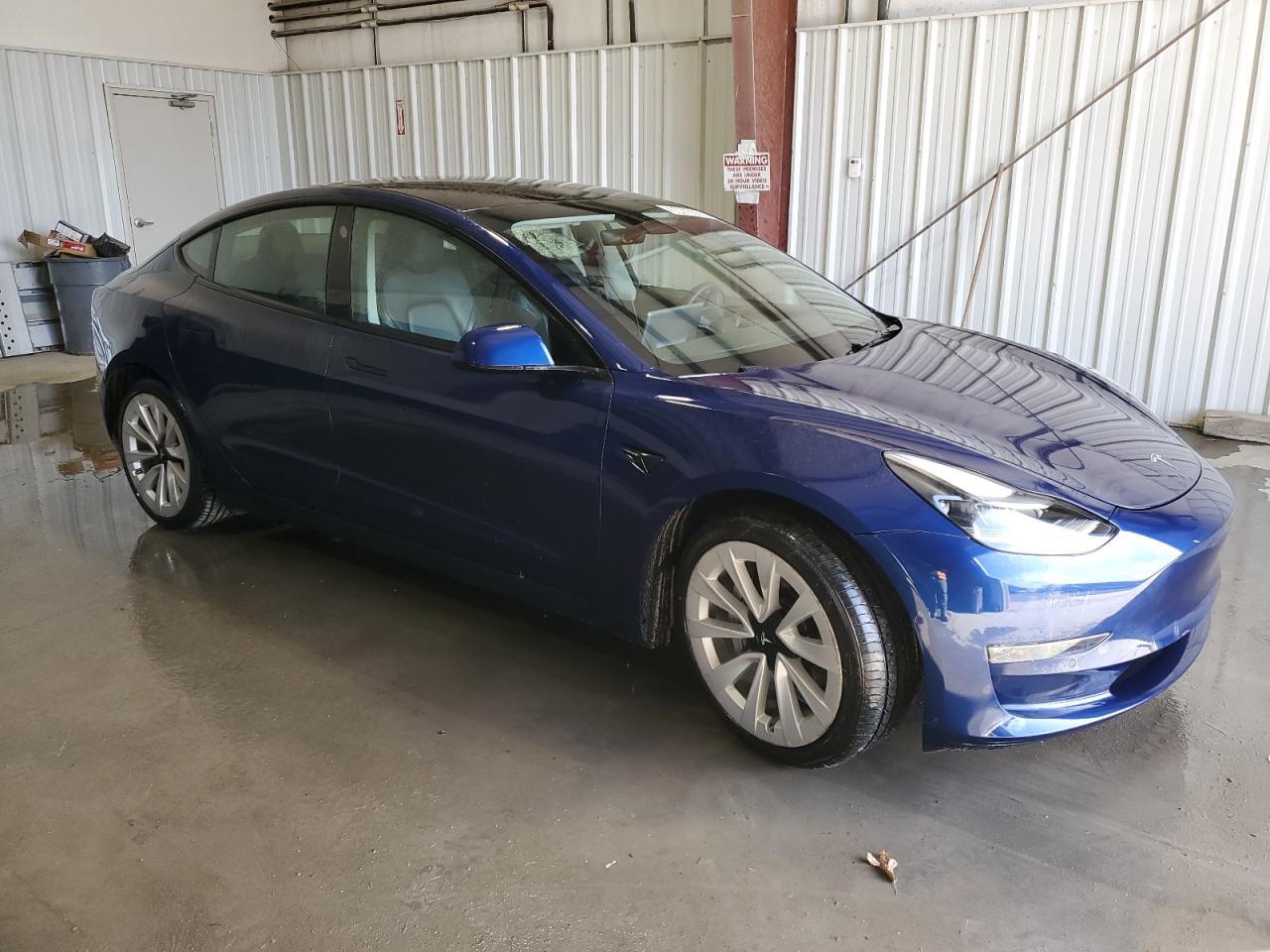 2022 TESLA MODEL 3 - Фото 4