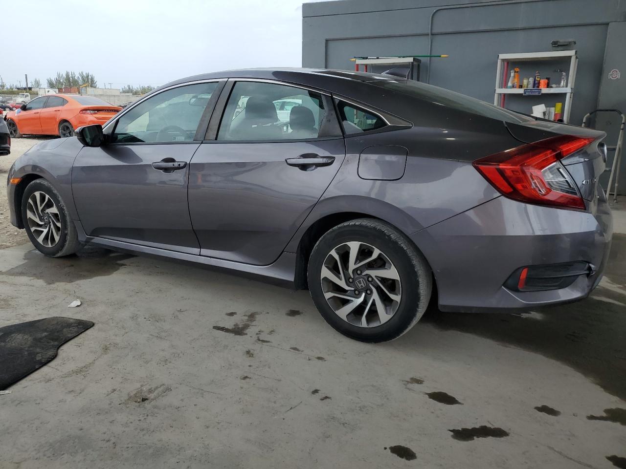 2018 HONDA CIVIC EX - Image 2