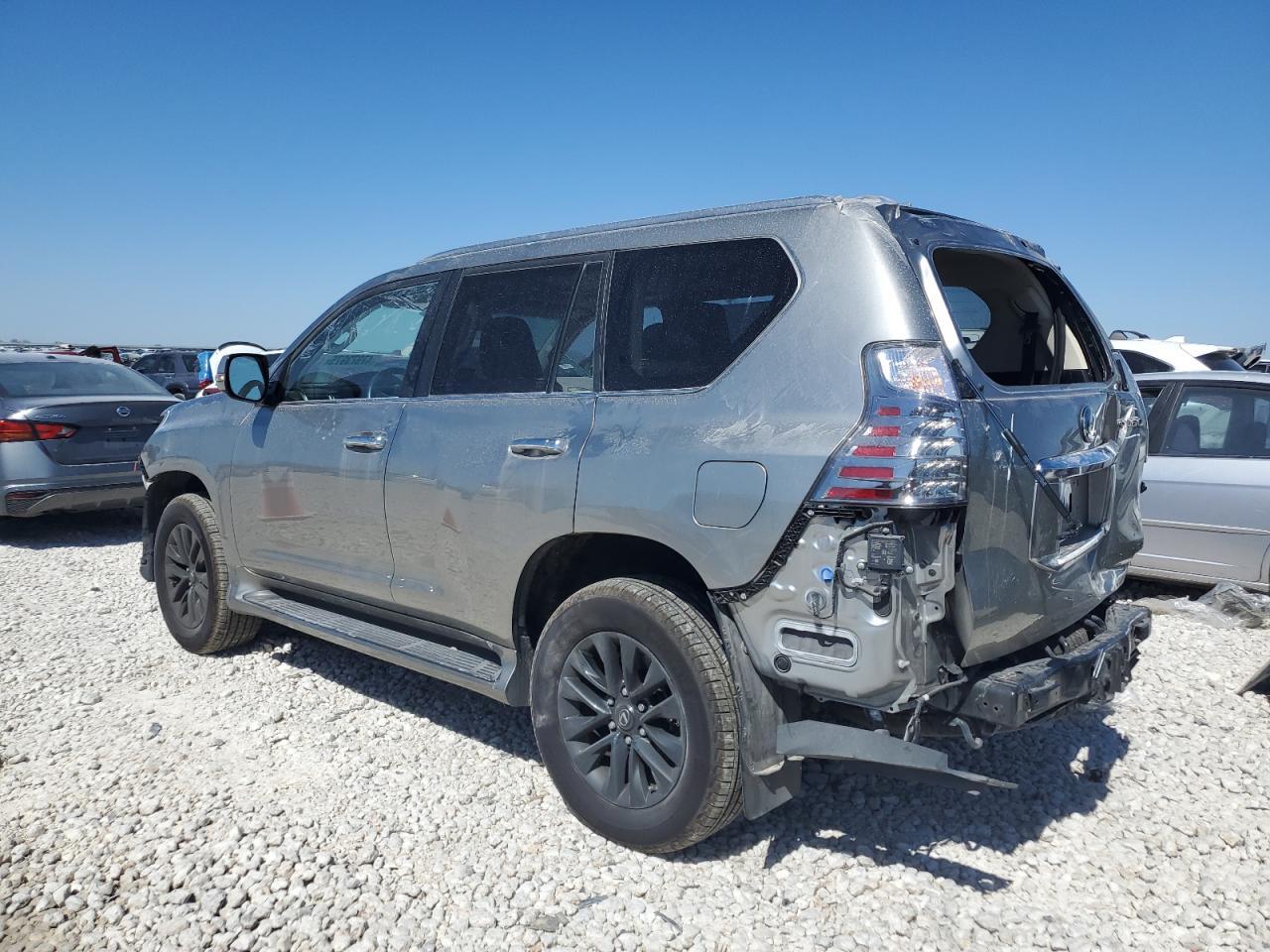 2022 LEXUS GX 460 - Image 2