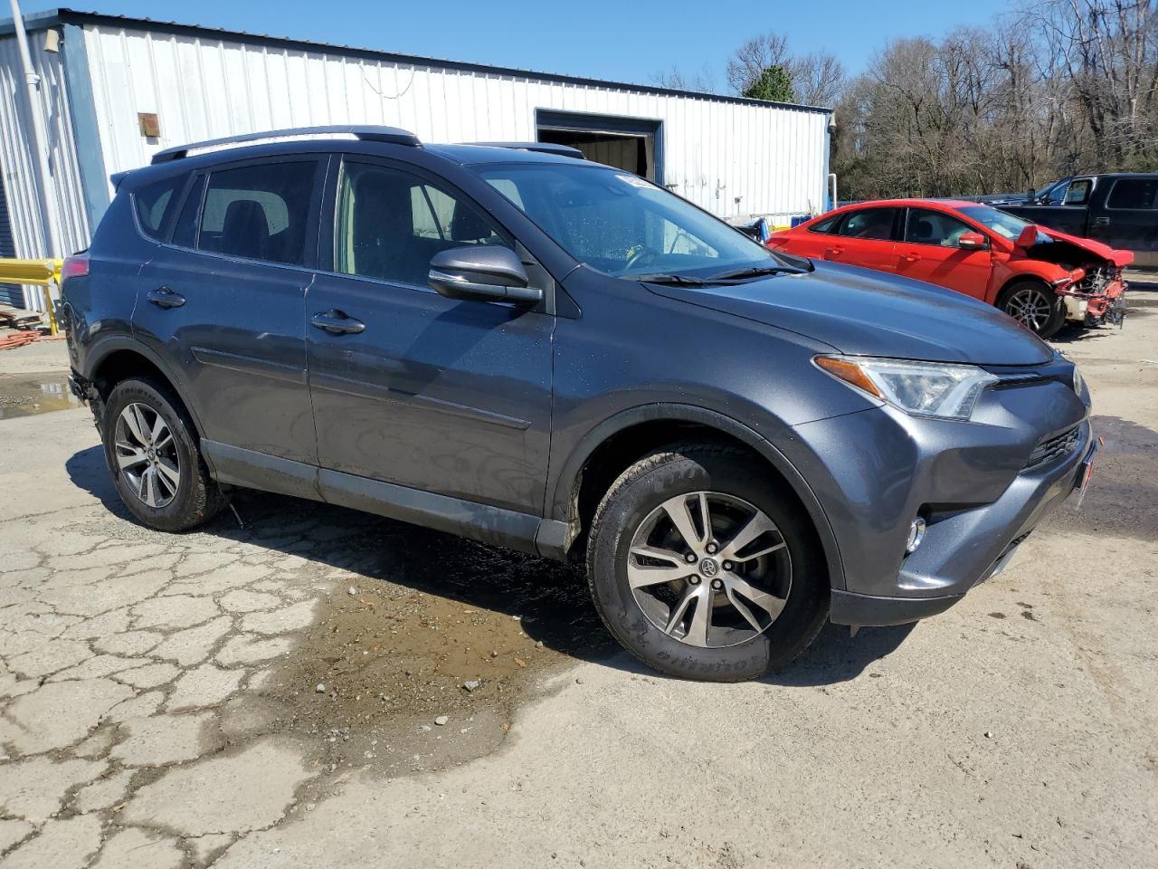 2017 TOYOTA RAV4 XLE - Фото 4