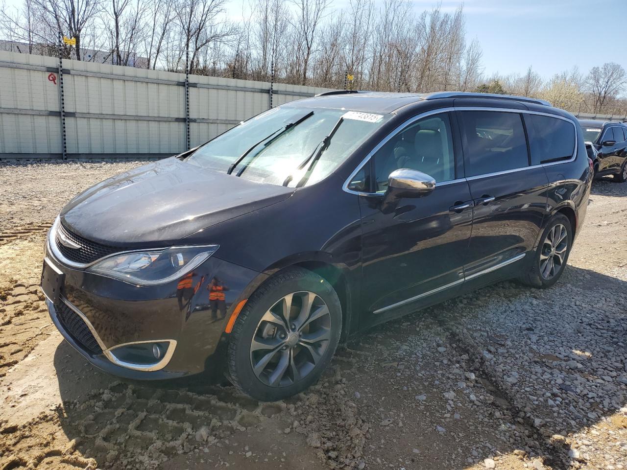 2017 CHRYSLER PACIFICA L