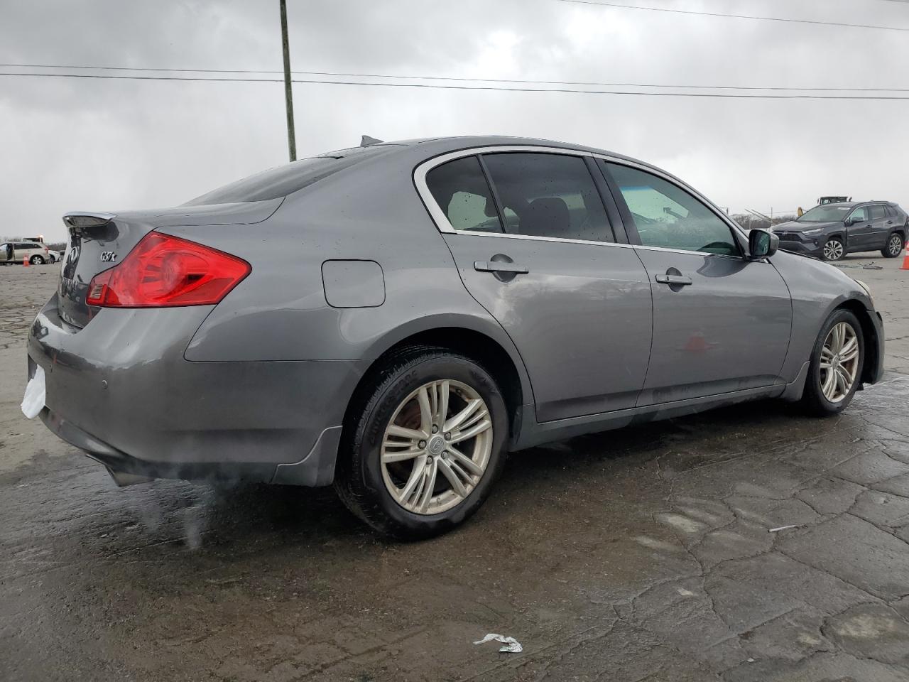 2011 INFINITI G37 - Image 3