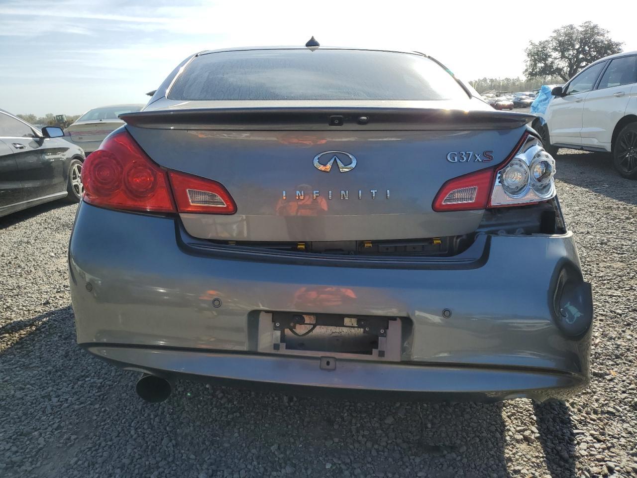 2012 INFINITI G37 - Image 6