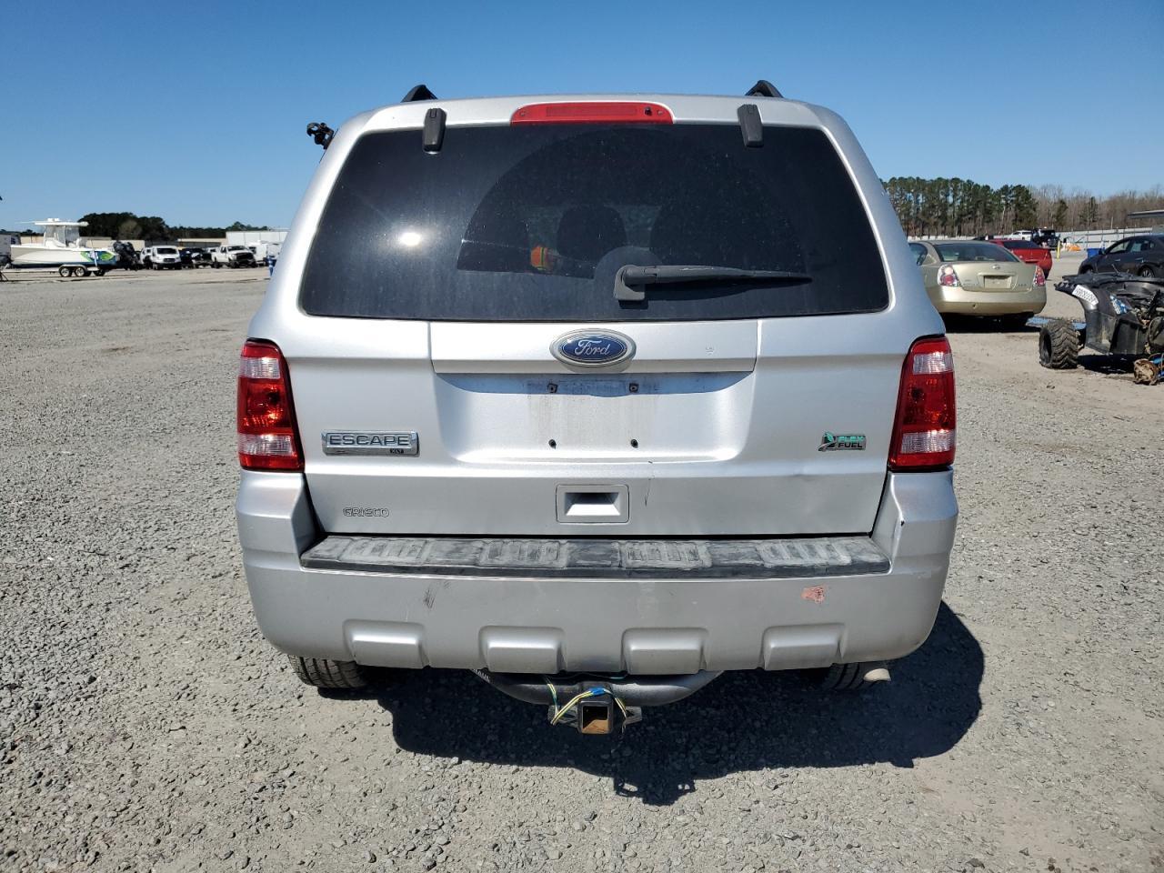 2010 FORD ESCAPE XLT - Image 6